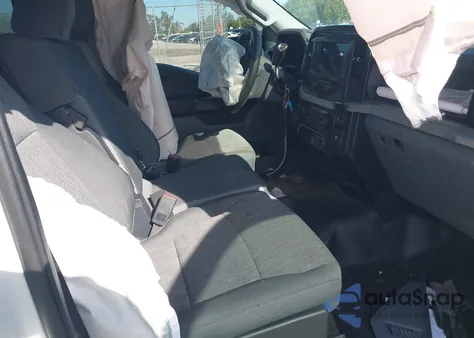 2022 Ford F-150 Xl z USA, uszkodzony, nr VIN 1FTMF1CB6NKE31828